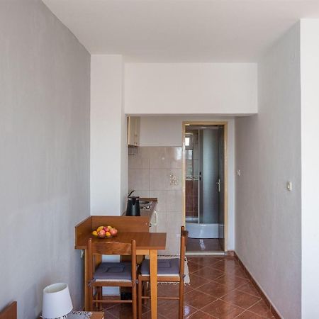 Apartments Tolj Igrane Exterior photo
