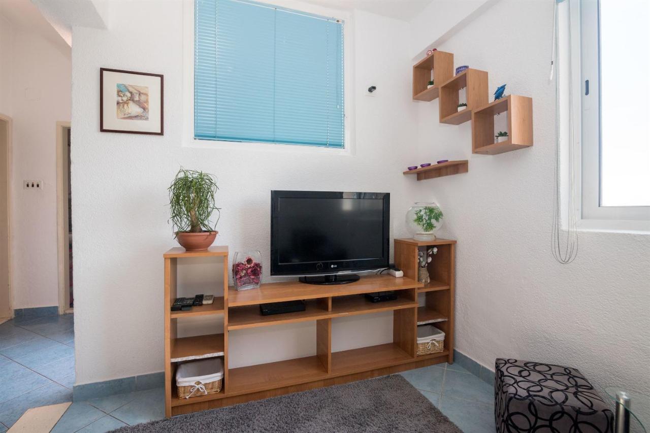 Apartments Tolj Igrane Exterior photo