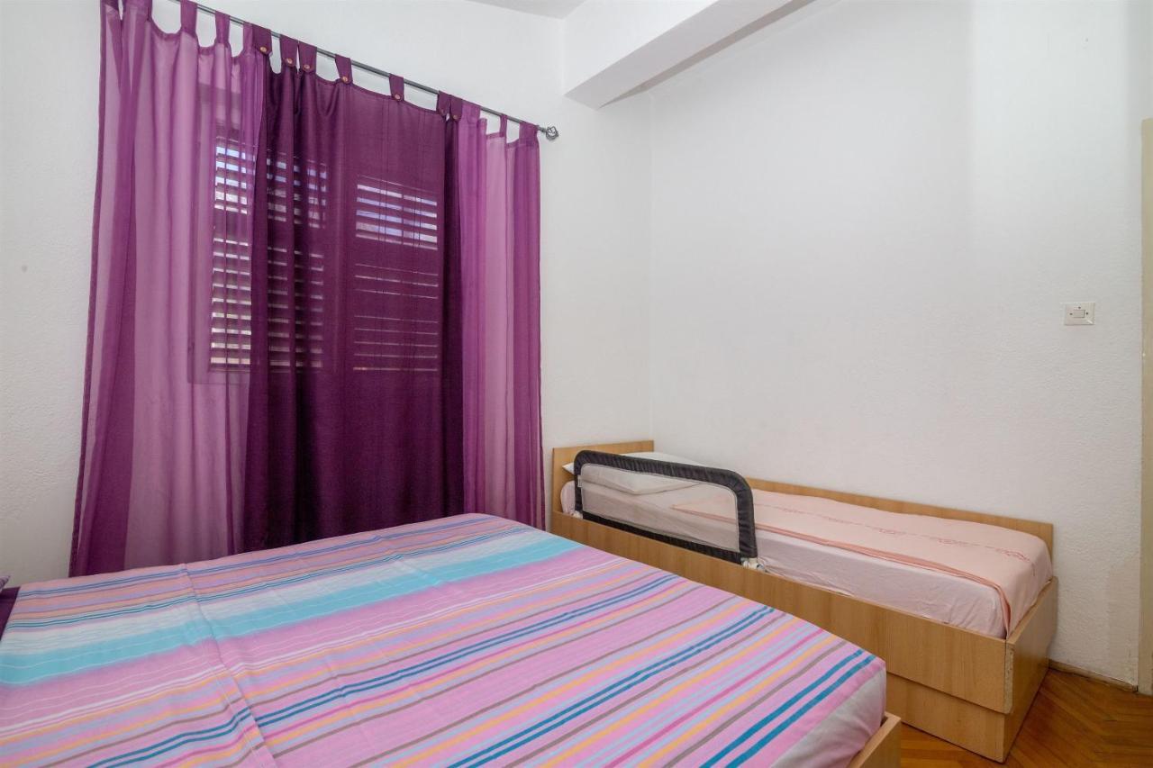Apartments Tolj Igrane Exterior photo