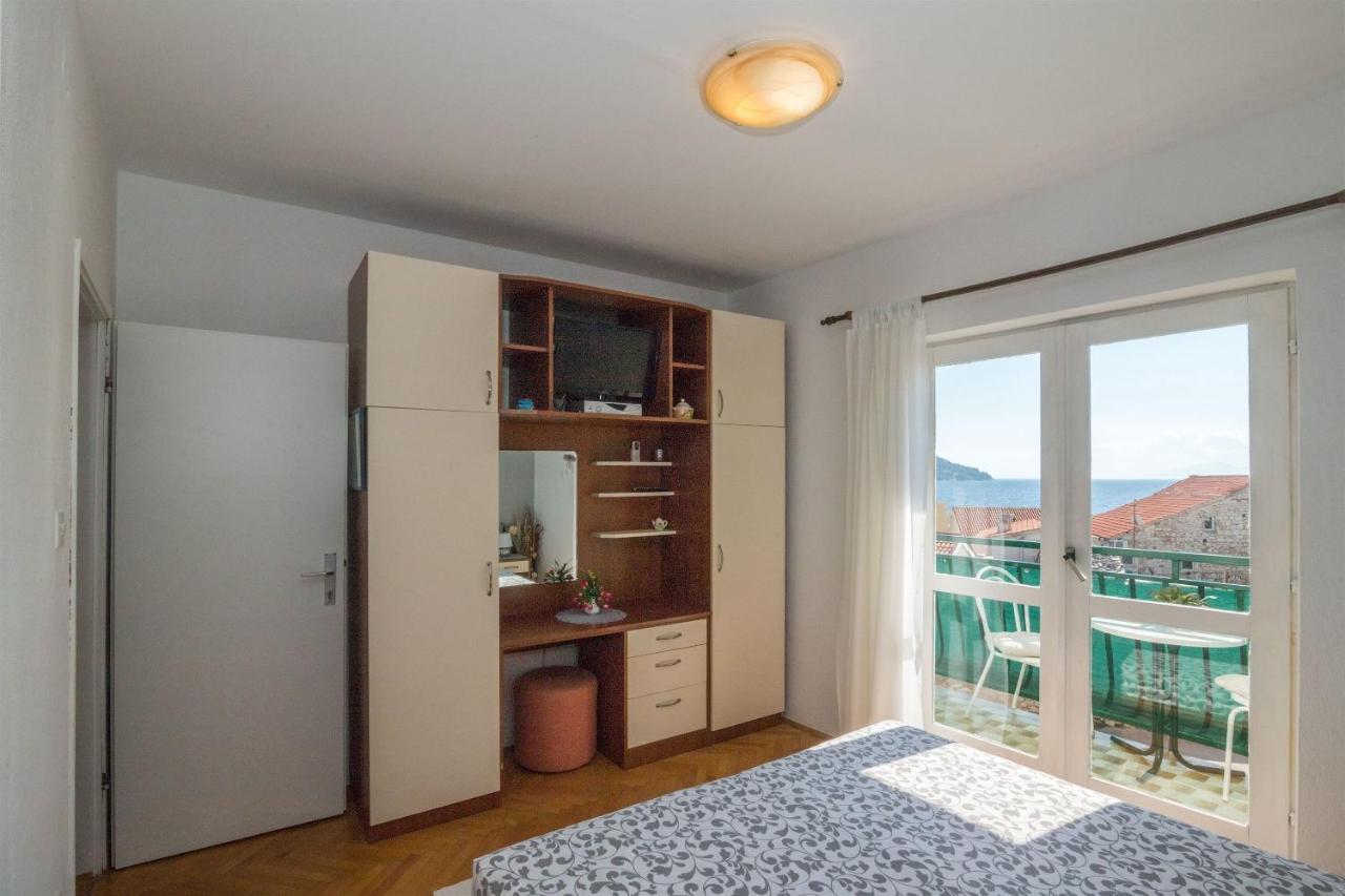 Apartments Tolj Igrane Exterior photo