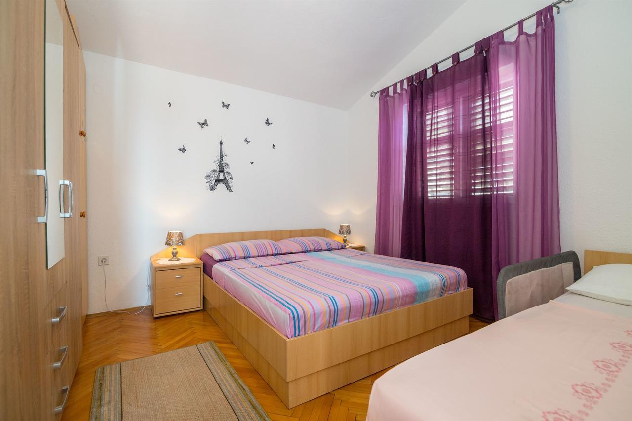 Apartments Tolj Igrane Exterior photo