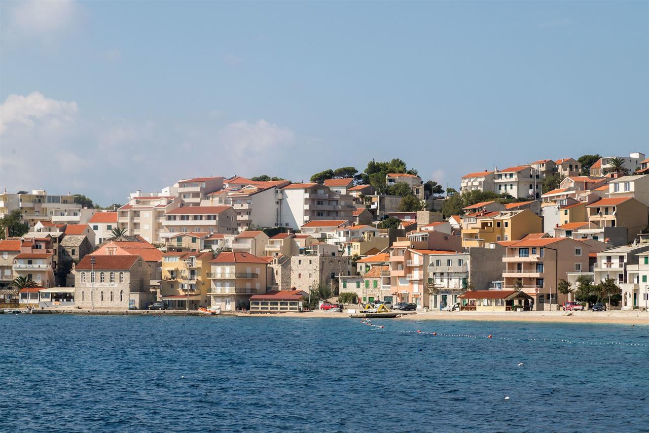 Apartments Tolj Igrane Exterior photo